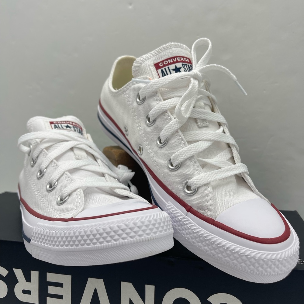 CTAS WMNS Chuck Taylor All Star LOW TOP SHOE
M7652C Black/White Sneakers - Picture 3 of 16